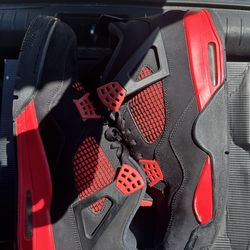 Jordan 4 red thunders