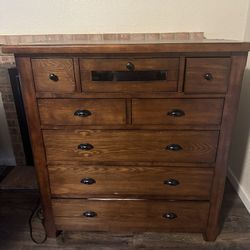 Pending Pickup….Free Dresser! 