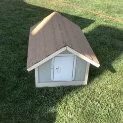 Dog House (Approx 3x2)