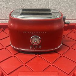 FRIGIDAIRE, 2 Slice Retro Toaster ETO102, Red