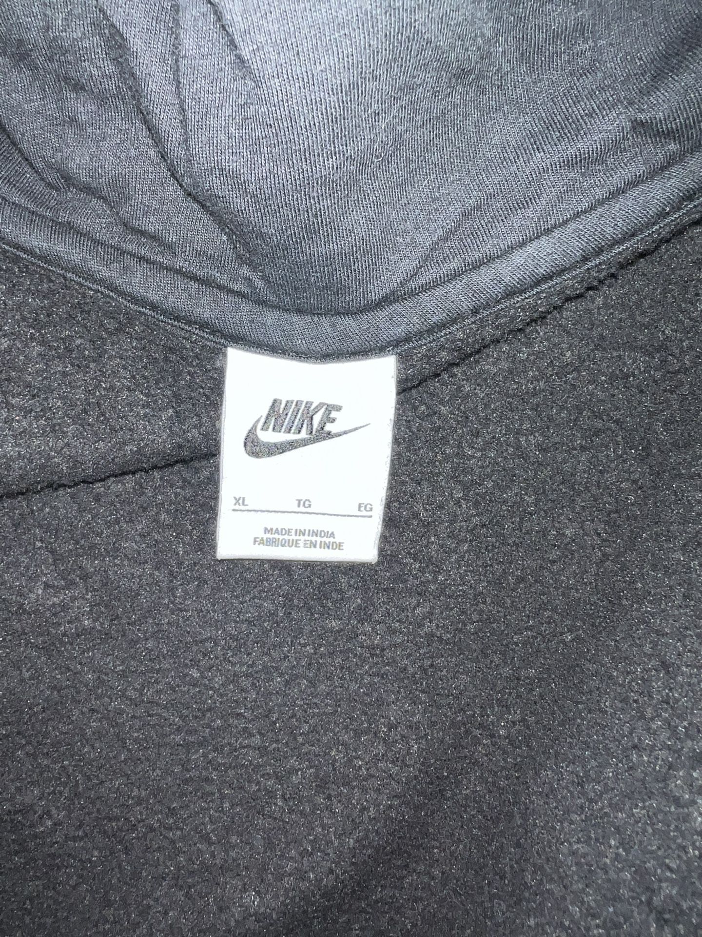 Black Nike Hoodie. (MISSING ZIPPER)