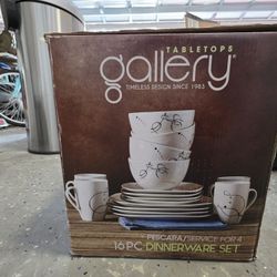 Gallery 16 Piece Dinner Set