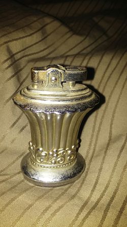 Vintage royal star table lighter