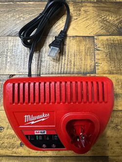 Milwaukee M12 Battery Charger