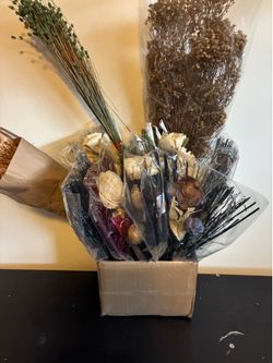 Small dried flower bouquets