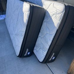 Power Adjustable Queen Bed - Mattresses And Adj Platforms