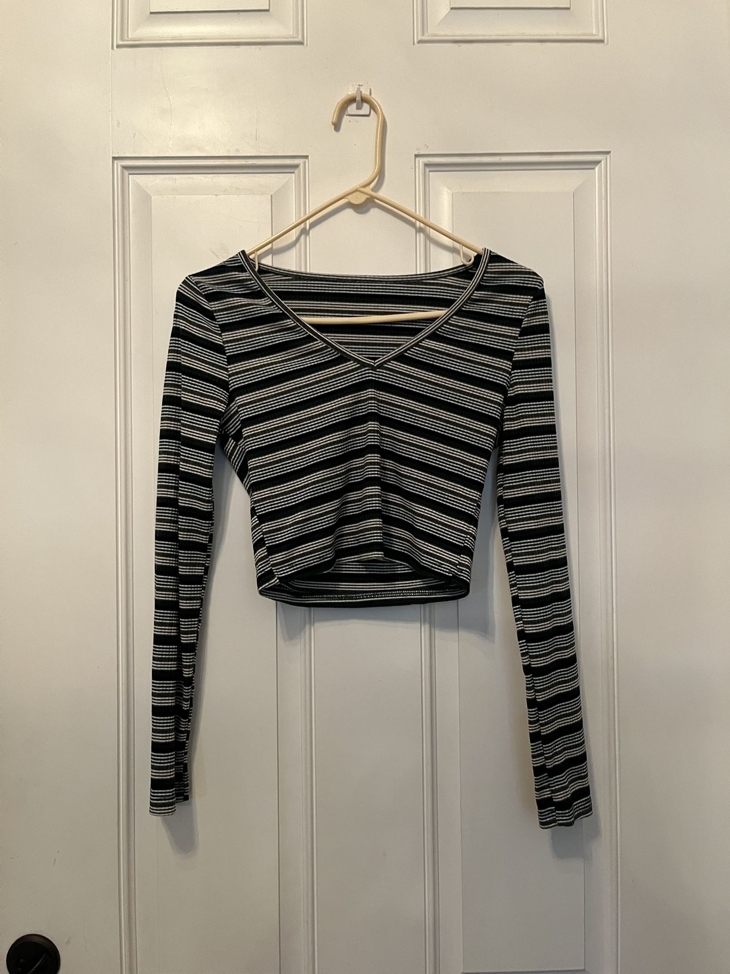 SHEIN Women’s Crop Top Size Small. Worn Once