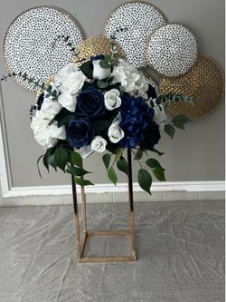 Quinceñera centerpieces  navy blue white flower