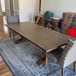 Dining room table With 6 Chairs