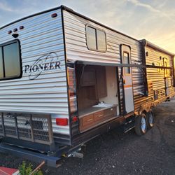 2019 Pioneer 32ft 2 slide bunk room trailer sleeps 10