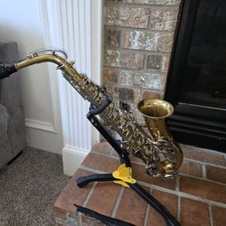 Saxophone with Stand And Case