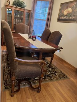 Dining Table And 6 Chairs