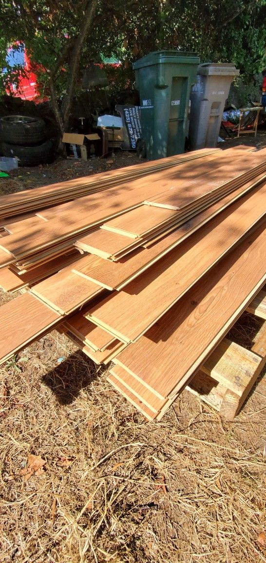 Brand New Laminate, Hardwood Flooring 