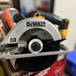  $ 110 Dewalt Surcular Saw 6 1/2