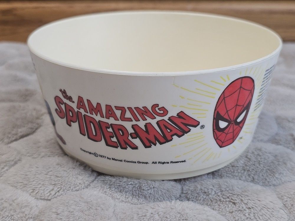 Amazing Spider-Man Cereal Bowl - Marvel Comics Group, Deka Plastic