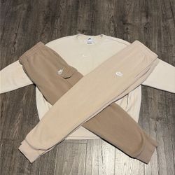 Nike Mens Crewneck & Joggers 