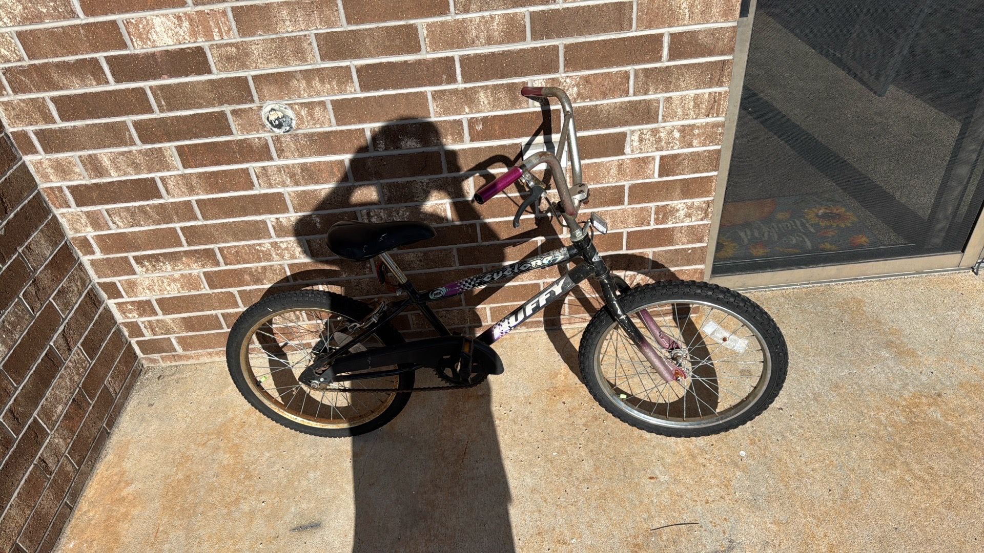 Huffy cyclone bmx black pink large size