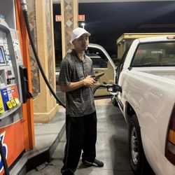 HMU If You Need Help With A Delivery 