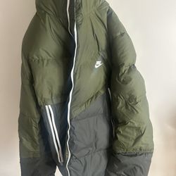 Nike Puffer Coat Size XL