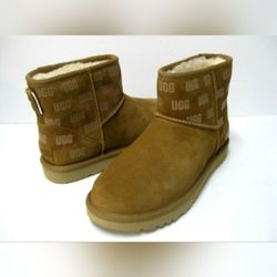 UGG CLASSIC MINI II PRINT Logo WOMEN ANKLE BOOTS CHESTNUT Shearling Women 8