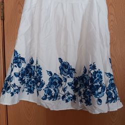 Women's Size 10, Croft & Barrow Skirt 