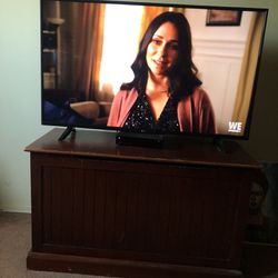 Tv  with wood tv stand
