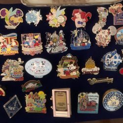 30 Cast Member Disney Collectors Pins