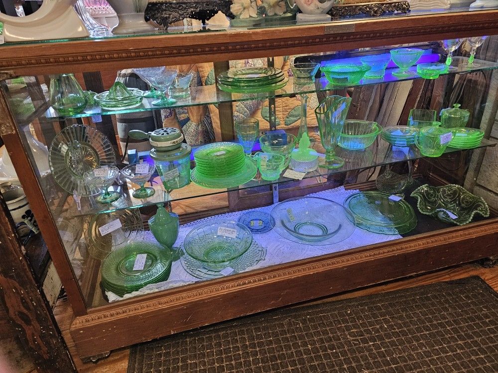URANIUM GLASS GREEN & JEANETTE CHERRY BLOSSOM GLASS
