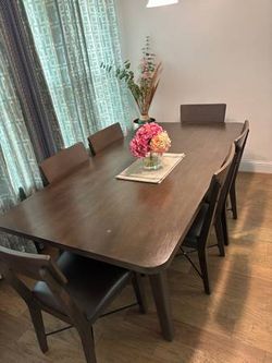 Dining Table with 6 chairs