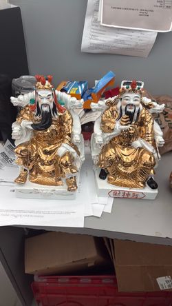 Chinese emperor set on throne sculpture statute figurines