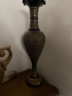 Jarrón grande de metal
