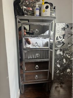 Lingerie mirror drawers/dresser