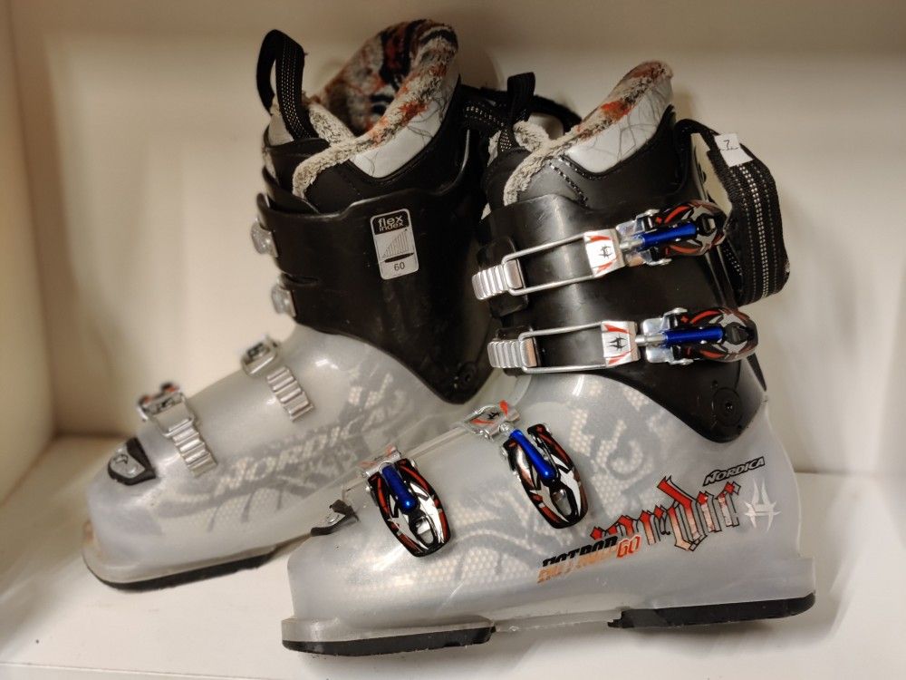 Nordica Ski Boots 24-24.5