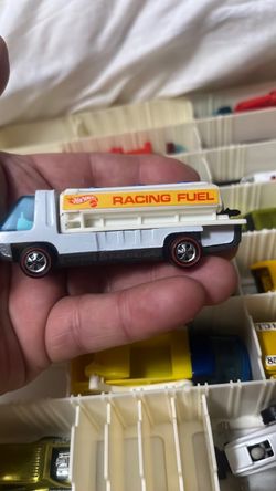 VINTAGE Hot Wheels Redline Fuel Tank White With White  Interior Heavyweights. Plastic tank has a broken clip as shown on picture.