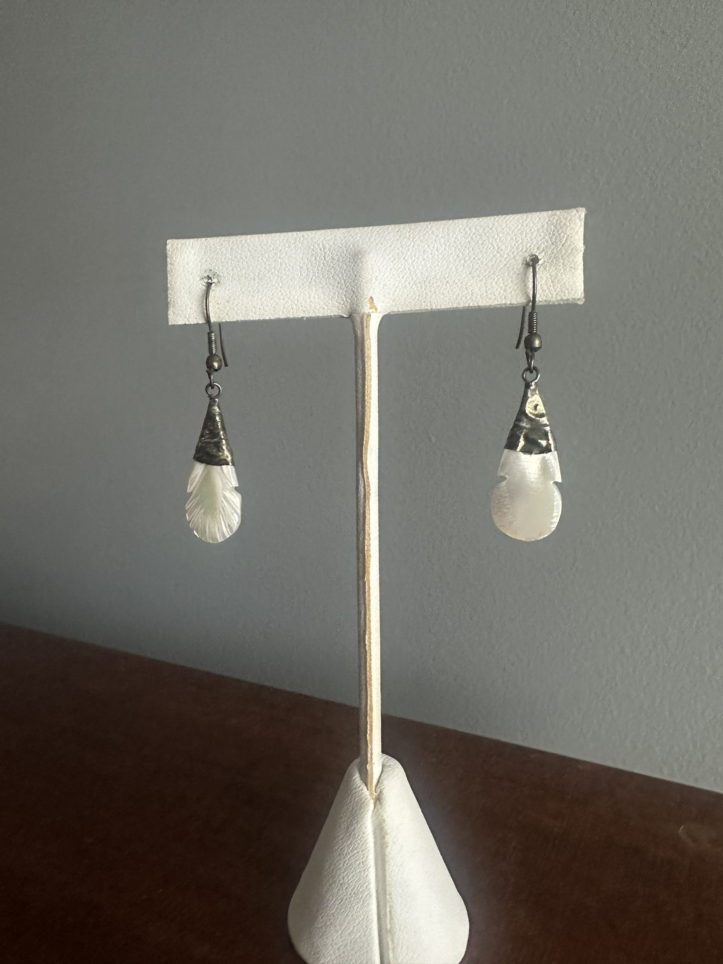 Delicate vintage flat mother-of-pearl dangle and beaten metal drop Earrings