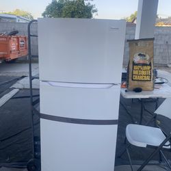 Frigidaire 18 square Ft