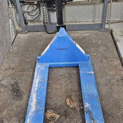 Blue/yellow 5500 IB Capacity Palletjack $199-269