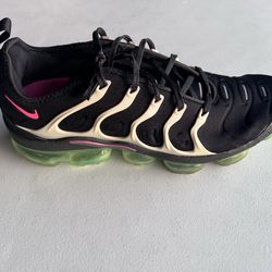 🚨 $70 Nike Air VaporMax Plus —Size 11 and Pick up at Pomona