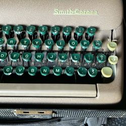 1953 Smith Corona Type Writer Nice