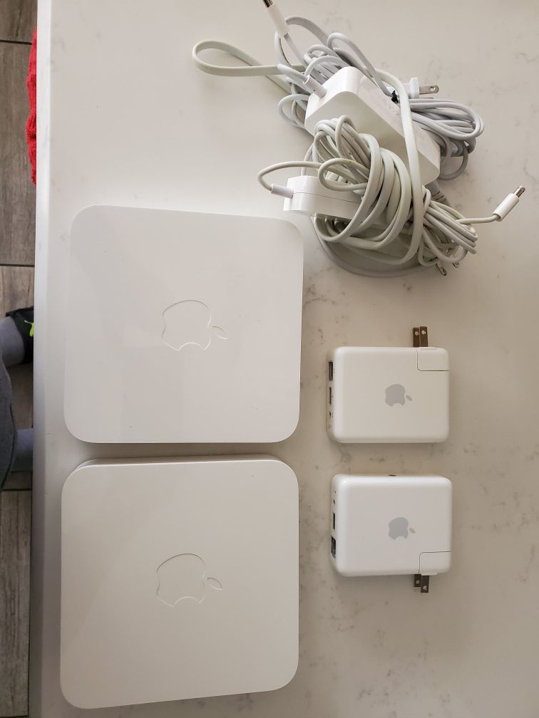 Apple Wireless N router and WiFi extender bundle