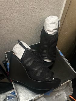 Lace Black Wedges - size 11