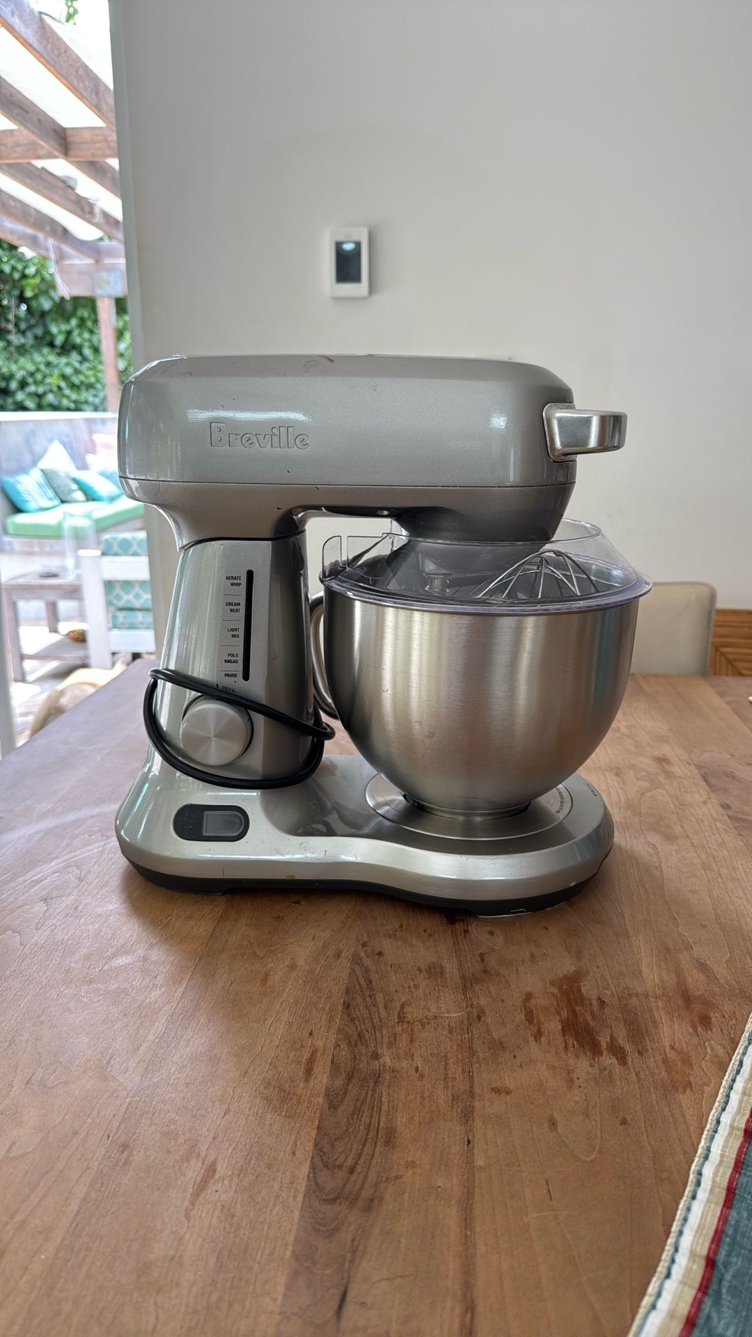 Breville 5 Quart Die Cast Stand Mixer With attachments works perfect perfectly!