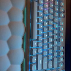Logitech G13 Keyboard
