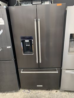 Kitchen aid French door in black stainless counter depth floor model