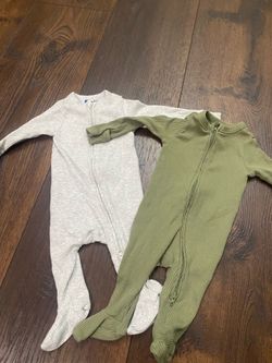 Lot of 2 boys sleepers size 0/3 months by old navy #21