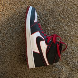 Nike Jordan 1 Bloodlines 