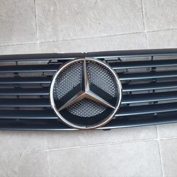 1(contact info removed) Mercedes SL500 SL320 Grill