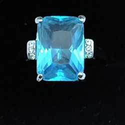 New Silver Topaz Colored Ring