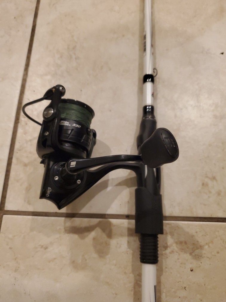 Abu Garcia Revo X X30 Fishing Reel 7' Veritas Rod Freshwater Combo Pole