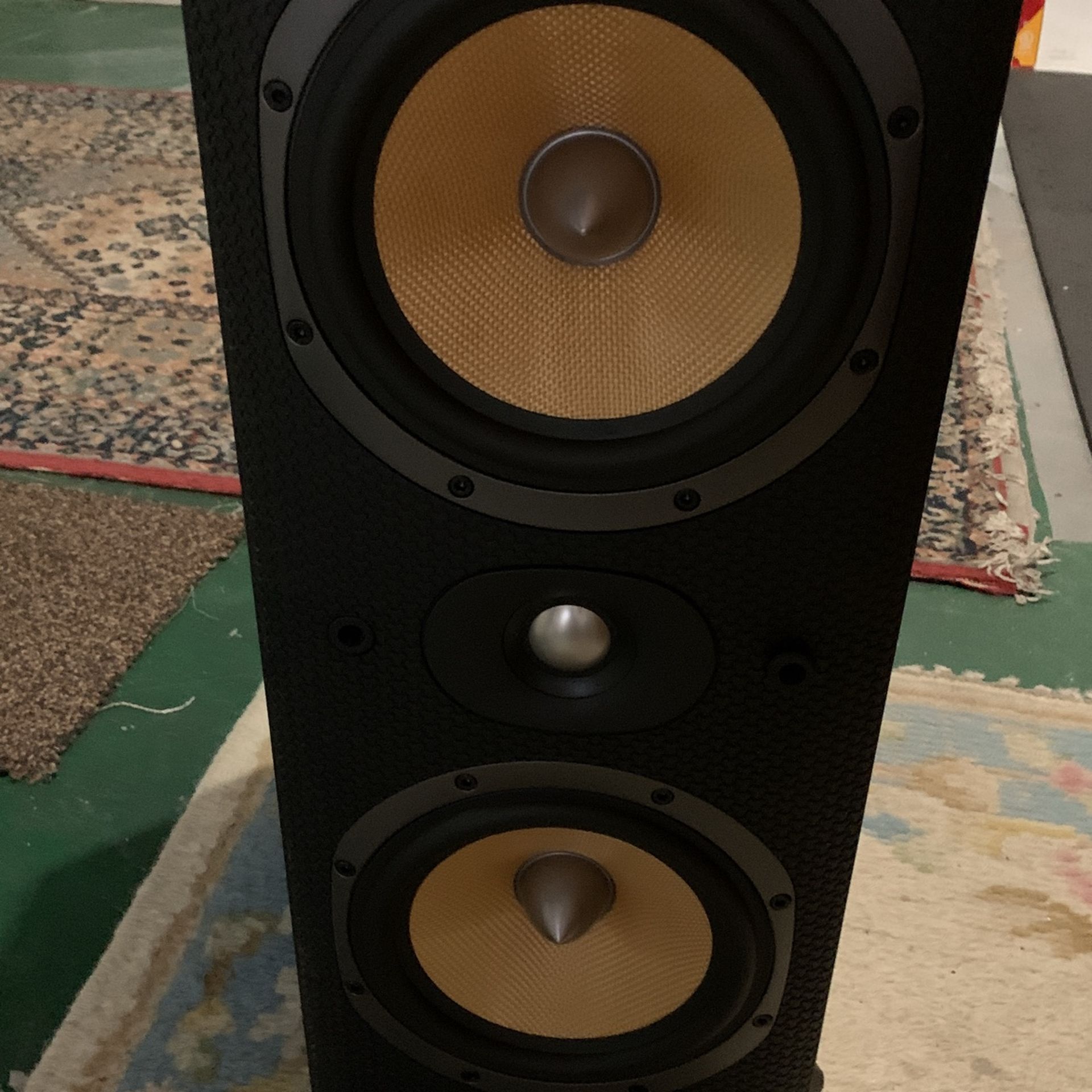 B&W Speaker